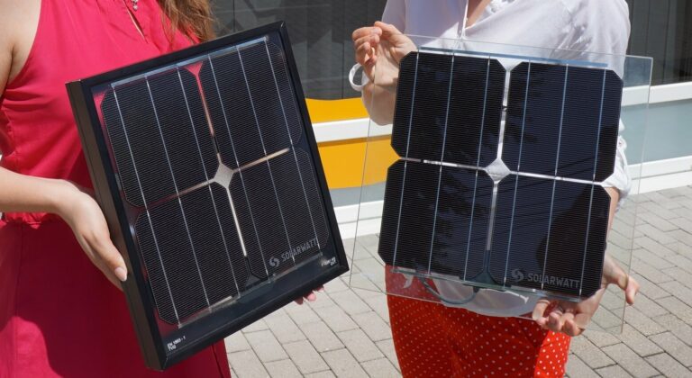 SolarWatt Keret nélküli félig átlátszó napelem